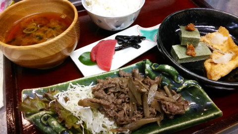 飛騨高山 レストラン 洋食 和食 ランチ 昼食 古い町並み あげづけ 高山市政記念館 陣屋前朝市 レンガ館 飛騨高山まちの博物館 郷土料理 高山ラーメン ジャスミン 古民家カフェ 町家カフェ 喫茶店 さんまち 三町 レトロ ご当地グルメ 大正ロマン 落ち着く 茶房 食事処 くつろぐ人気 おすすめ 個室団体 予約 センターフォー 平野屋本陣 ほうば味噌 飛騨牛にぎり 飛騨牛ドッグ 飛騨牛サンドイッチ ベジタリアン コーヒー 紅茶 飛騨牛カレーライス 生ビール ノンアルコール 地酒 角一 和カフェ 珈琲