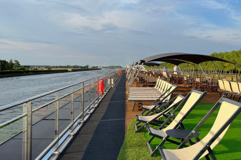 MS VIVA ONE Sonnendeck