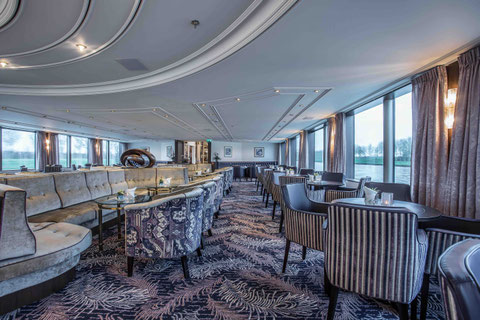 VIVA Cruises MS ROBERT BURNS Panorama Lounge