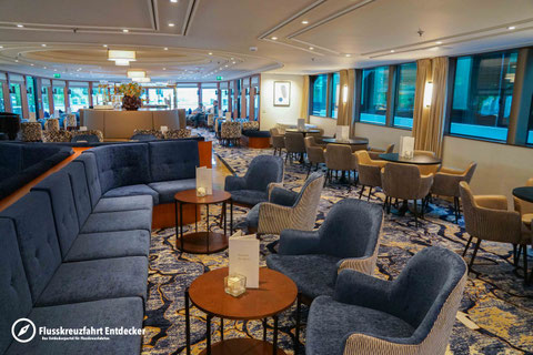 VIVA TIARA Panorama Lounge