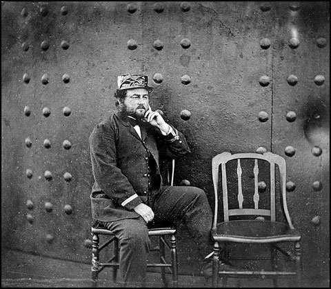 Lt. William N. Jeffers prenant la pose sur le pont en 1862 (cliquer sur l'image)