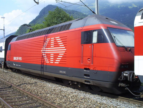 Der Ankommende Zug 35433 in Trübbach beim Wenden auf den abghenden Zug 35434 am 27. Juli 2008