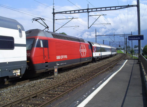 Der Ankommende Zug 35433 in Trübbach beim Wenden auf den abghenden Zug 35434 am 27. Juli 2008