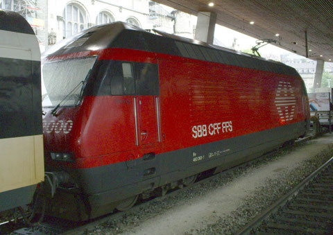 Zürich HB am 15.08.2008 - Ankunftszug = IR 2585 / Abgangszug = IR 2036