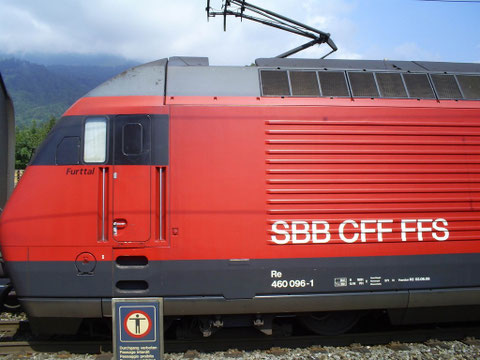 Der Ankommende Zug 35433 in Trübbach beim Wenden auf den abghenden Zug 35434 am 27. Juli 2008