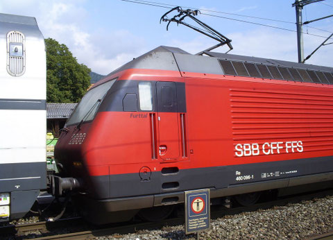 Der Ankommende Zug 35433 in Trübbach beim Wenden auf den abghenden Zug 35434 am 27. Juli 2008