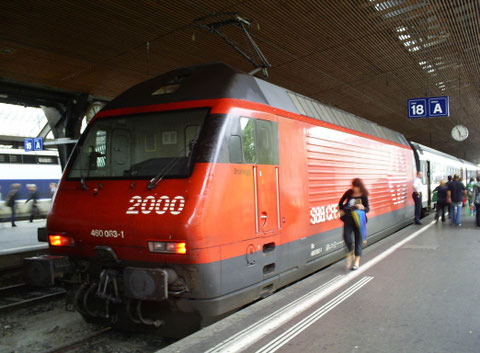 Zürich HB am 15.08.2008 - Ankunftszug = IR 2585 / Abgangszug = IR 2036
