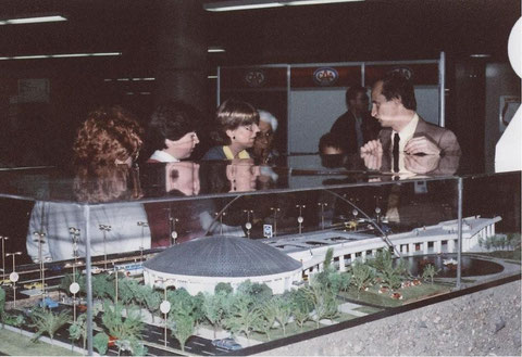 1986 Exposition Foire Internationale de Montréal 7 au 13 oct. LE MÉTRO DE MONTRÉAL FÊTE SES VINGT ANS / 1986 International Exhibition Fair in Montreal October 7 to 13 THE METRO MONTRÉAL CELEBRATES TWENTY YEARS