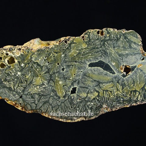 7x3 cm