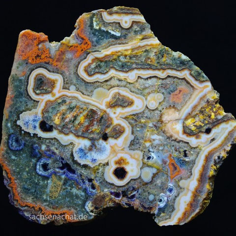 8 x 7cm