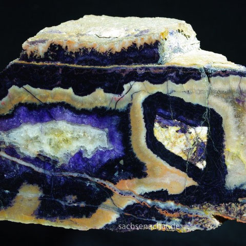 10 x 7 cm