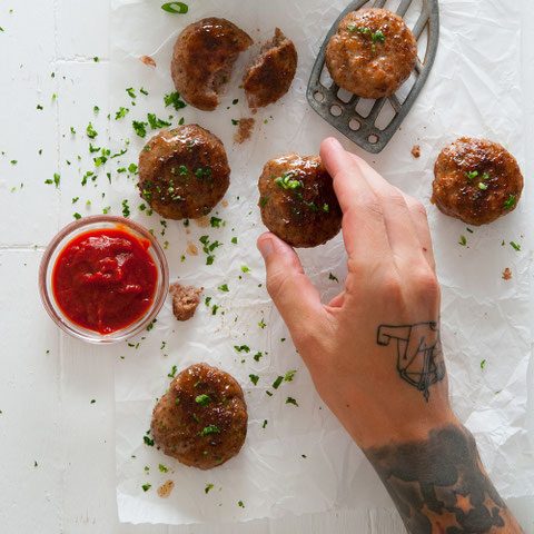 Berliner Buletten mit Ketchup, Udo Einenkel Foodfotograf