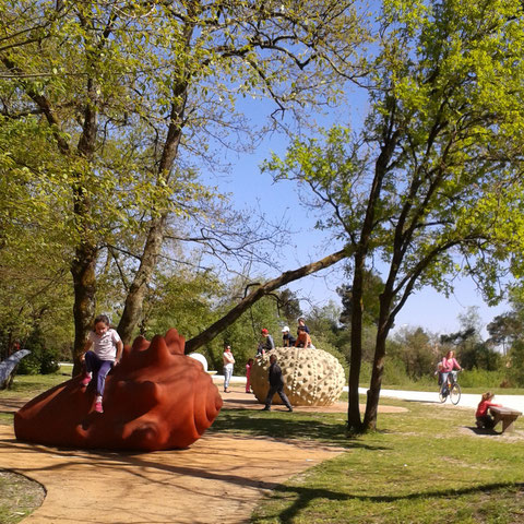 sculptures jeux sur le thème des fossiles
