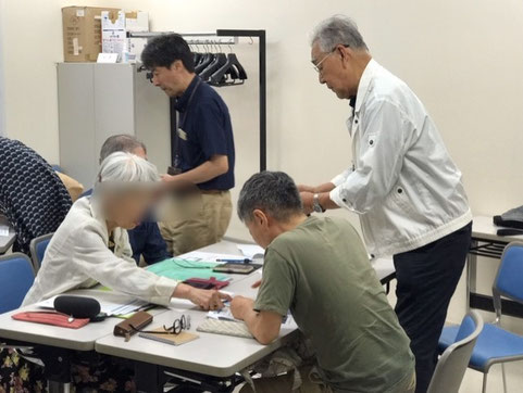 ☆「島」効果抜群仲良しに。左側の立っている黒いシャツは千葉新浦安から応援に馳せ参じた増田直樹助っ人さん。