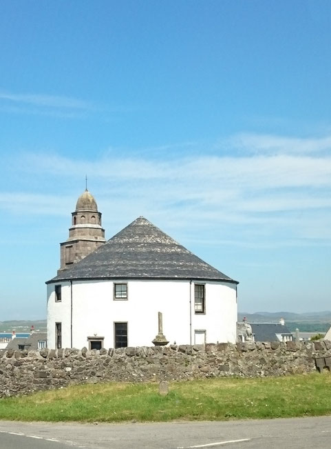 Bowmore round church