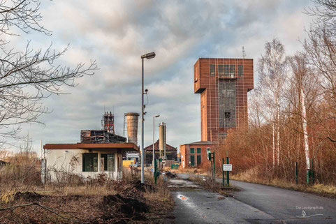 Hammerkopf-Förderturm und Fördergerüst der Zeche Heinrich-Robert Schacht 1/2 in Hamm im Ruhrgebiet