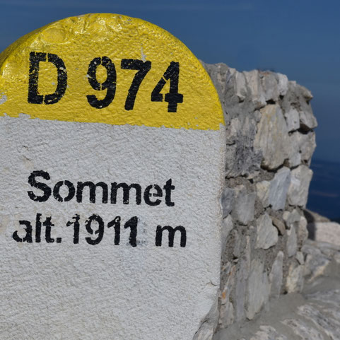 Fotografiewelten, Andreas Maria Schäfer, Mont Ventoux, Provence, Berg, Tour-de-France, Wegstein, Rue Department 924, Reisefotografie, Detailaufnahme
