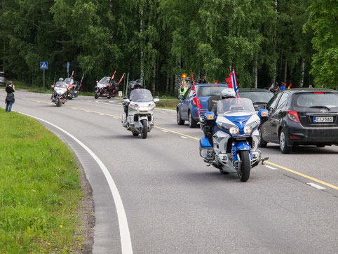 Paraatiin osallistui melkoinen joukko Wingejä.