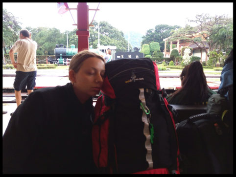 Reisen Travel Backpack Thailand Kambodscha Grenzübergang Poipet Zug Train