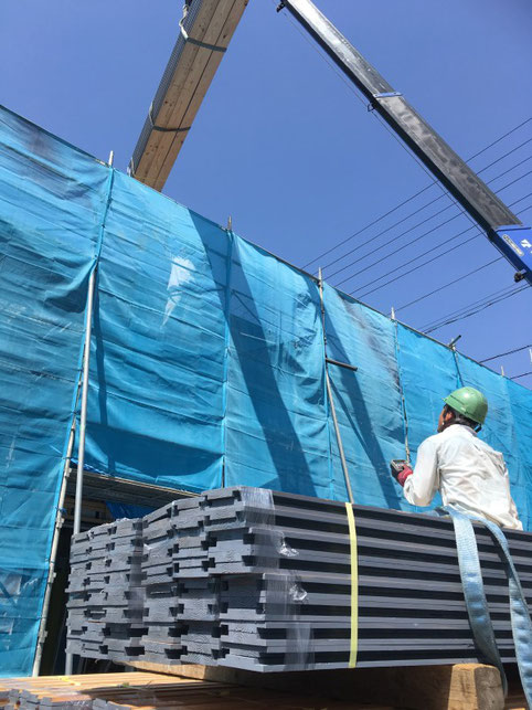 ベーカリーショップ　クロリ・BREAD＆LIFE　店舗併用住宅　松本市　新築工事　長野県松本市の建築家　建築設計事務所　カラマツT&Tパネル　現場監理