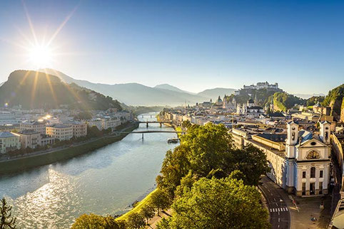 Blick auf Salzburg bei Sonnenaufgang