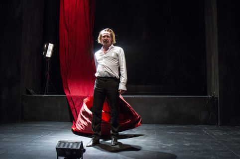 Die Anmaßung, Schauspiel Stuttgart, Julian Marbach
