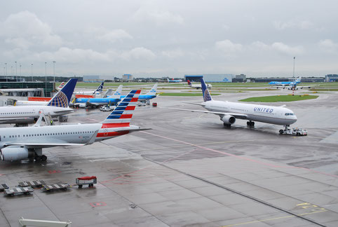Die Reiserücktrittsversicherung für den Flug plus Umbuchungs-Versicherung und Verspätungs-Reiseschutz