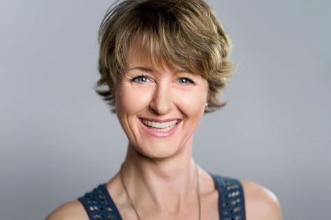 Claudia Martin - zertifizierte WOYO-Yogalehrerin und Inhaberin von Your Timeout
