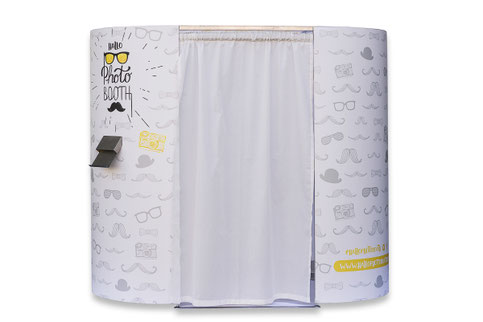 HalloPhotobooth Cabine Hochzeitsfotograf Bayern Allgäu Fotobox Fotokabine Fotosäule Fotoautomat Photobooth Photo Booth Videobooth Hochzeiten Geburtstagsfeiern Party Betriebsfeiern Firmenjubiläum Messen Roadshows Konferenzen Sommerfeste Sponsoring  Spass