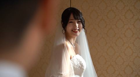 大阪-神戸-京都での結婚式持ち込みカメラマンは結婚式moviesへお任せください- 記録ビデオ撮影-撮って出しエンドロール-写真スナップ撮影が40000円から