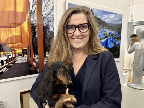 Beate Huter mit Halley, ihrer tierischen Assistentin