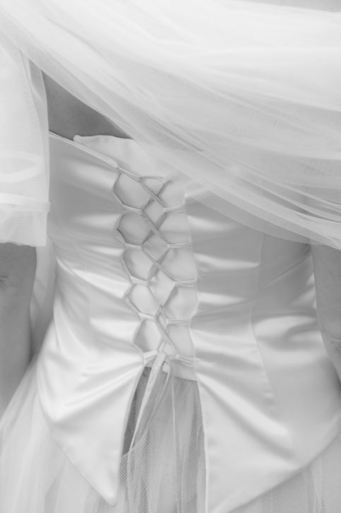 Brautmode | Brautkleid mit geschnürtem Rückenteil für eine Hochzeit nach Maß