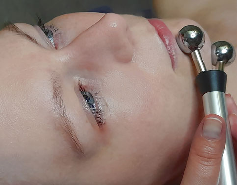 Frischkosmetik Naturkosmetik Schachner Kosmetik Linz Urfahr Luxus Anti-Aging Gesichtspflege Behandlung Micro-Strom High End