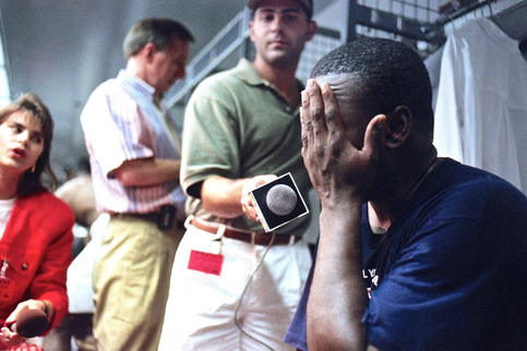Nell'immagine Tony Gwynn intervistato dopo la decisione il 14 agosto 1994 dell'Associazione dei giocatori di scioperare (Tim Johnson/AP Images)