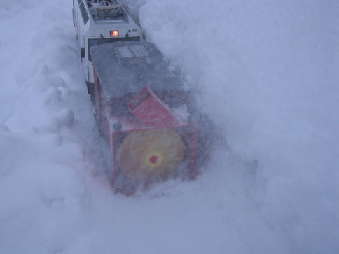 Die Schneeschleuder bei der Arbeit