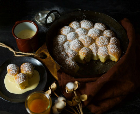 Brioche-Buchteln mit Marille & Vanillesauce, Buchteln, Brioche, Mehlspeise, österreichische Mehlspeise, lecker schmecker