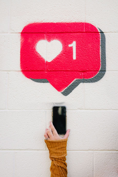 Handy darüber Graffiti mit herz - like symbol 