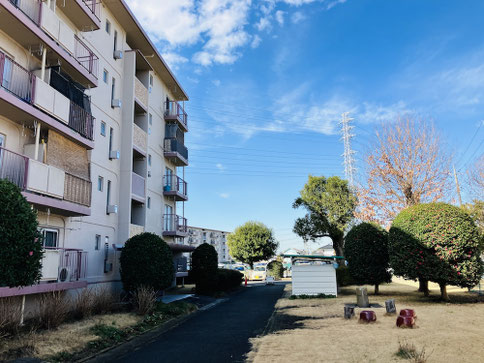 「高齢者の賃貸住宅問題。住み替えが難しくなる現実があります（イメージ）」