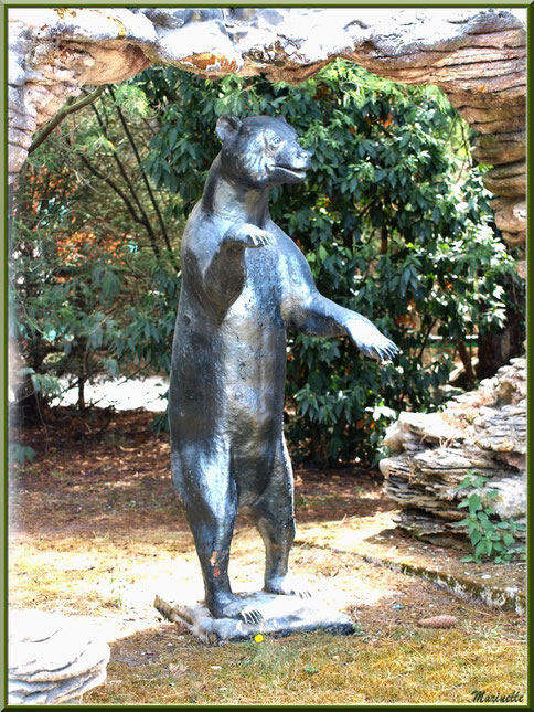 Statue ours, Zoo du Bassin d'Arcachon, La Teste de  Buch (33)