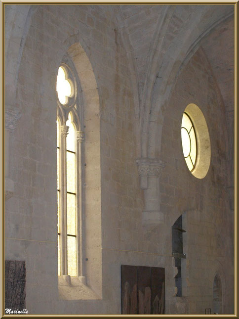 Salle d'exposition dans l'abbaye de Silvacane, Vallée de la Basse Durance (13) 