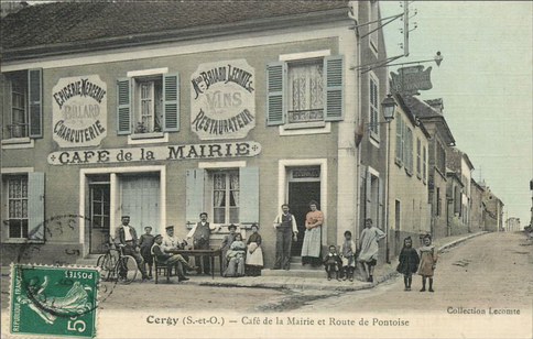 Recto d'une carte postale timbrée montrant le café de la mairie de Cergy (Val-d'Oise)