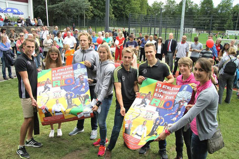 Quelle: TSV Bayer 04 Leverkusen, Sportler v.l.n.r. Karsten Dilla, Konstanze Klosterhalfen, Tobias Scherbarth, Katharina Molitor, Johannes Floors, Markus Rehm, Franziska Liebhardt, Irmgard Bensusan