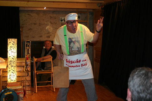 Bauer Eugen als Bäckerlehrling und Weindunstmusikant Kurt Köhler