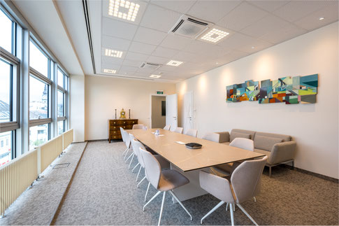 Großer Besprechungsraum im Notariat Haiden-Fill & Partner