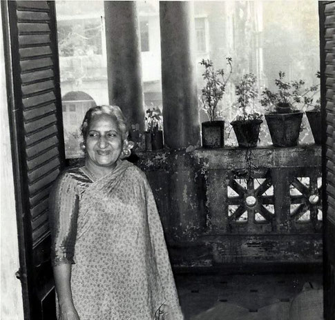 Khorsed in her flat in Bombay in 1976- Courtesy of John Connor.