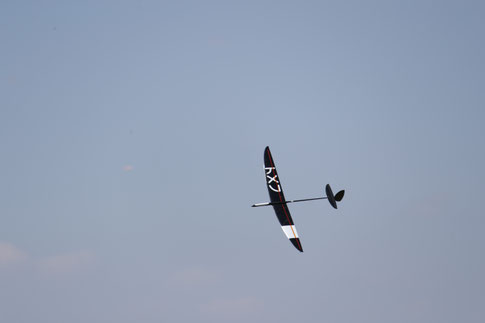 F3K Flieger im Gegenanflug