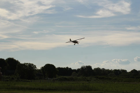 ein toller Flugtag im Juni neigt sich dem Ende