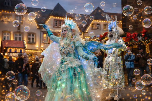 Walking Act für Weihnachtsmarkt mit Seifenblasen, Seifenblasenfee, Seifenblasenshow