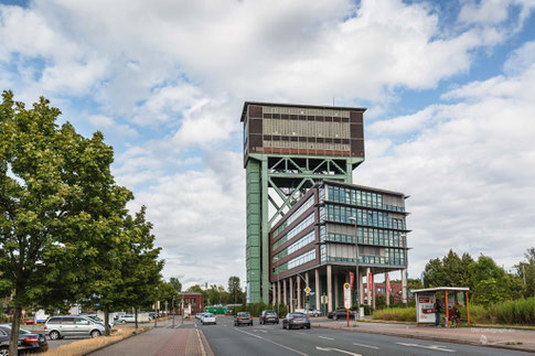 Hammerkopf-Förderturm der Zeche Minister Stein Schacht 4 in Dortmund im Ruhrgebiet