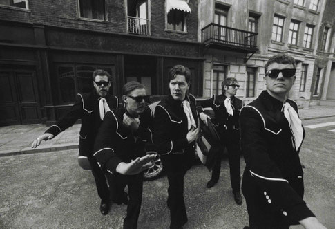 THE HIVES